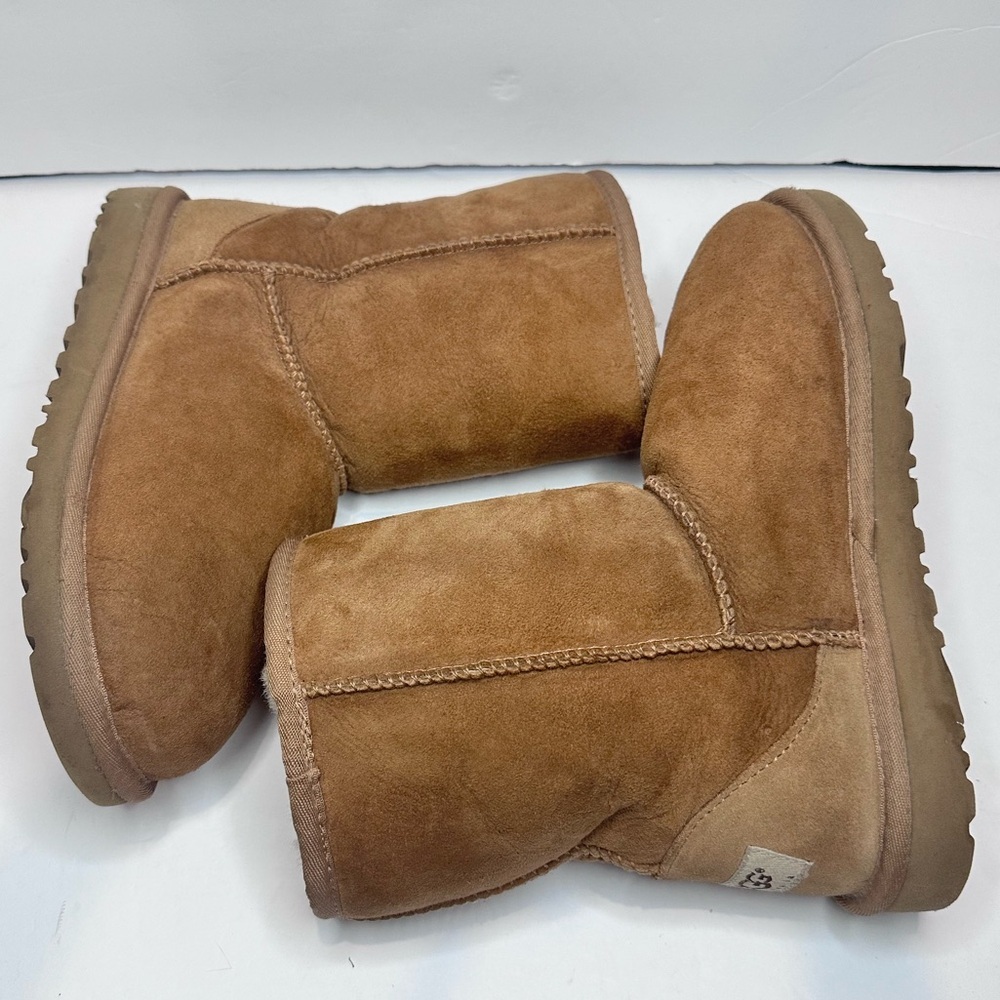 UGG chestnut Kids Boots - Picture 7 of 10